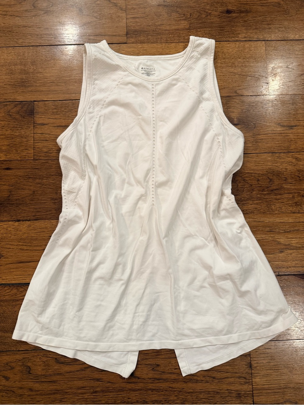 NEVER WORN Athleta Textured White Sleeveless Workout Tank